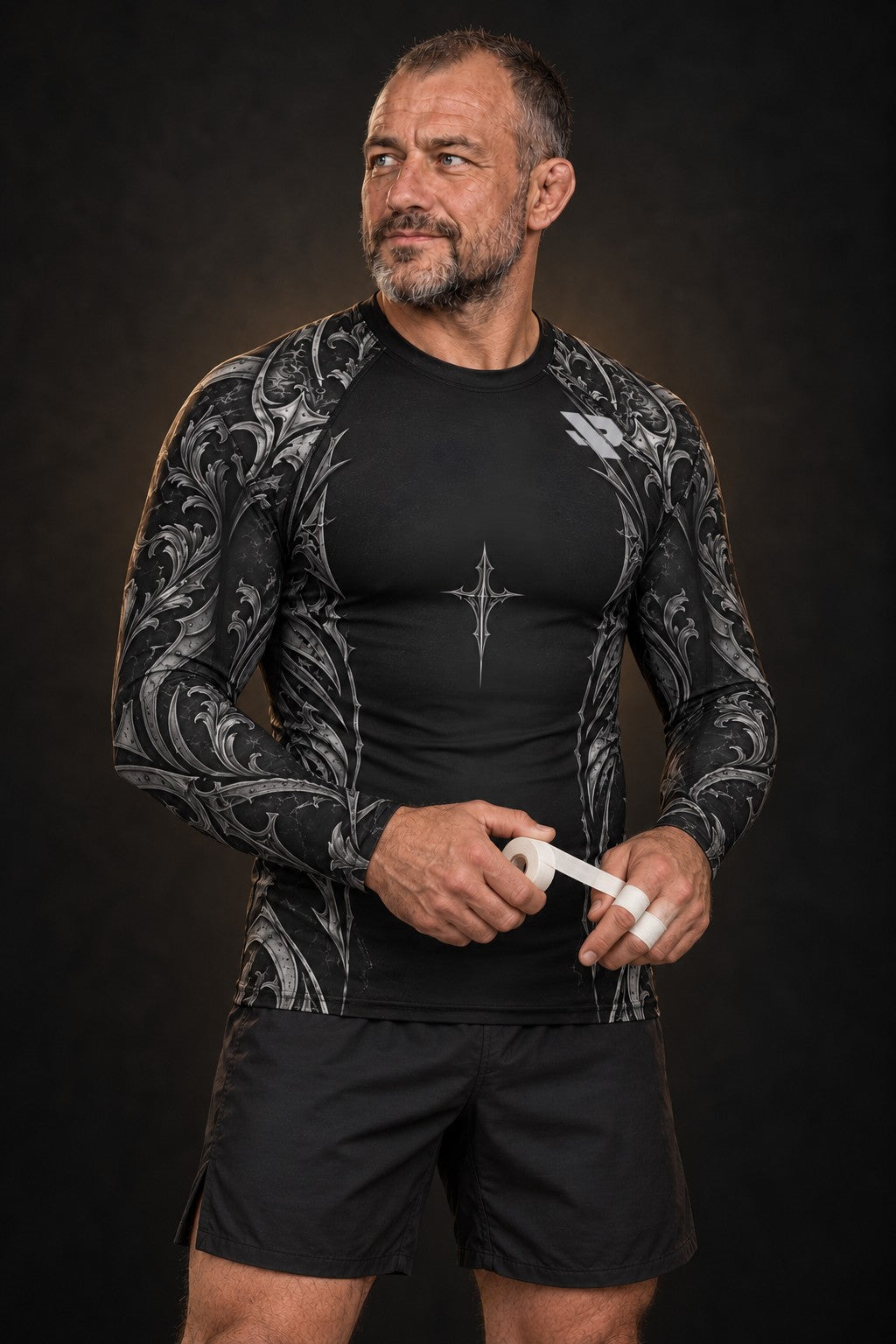 Rash guard Armure de Dieu manches longues homme, Bouclier, heaume, épée et cuirasse en gravure argent sur noir