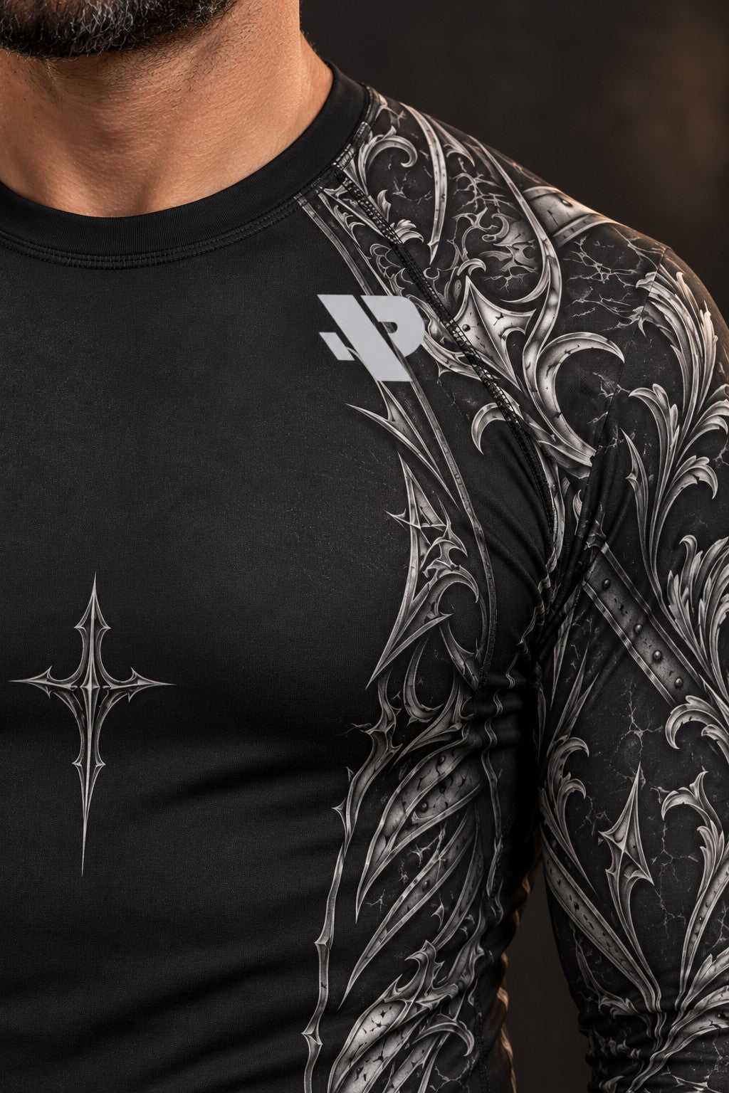 Rash guard Armure de Dieu manches longues homme, Bouclier, heaume, épée et cuirasse en gravure argent sur noir
