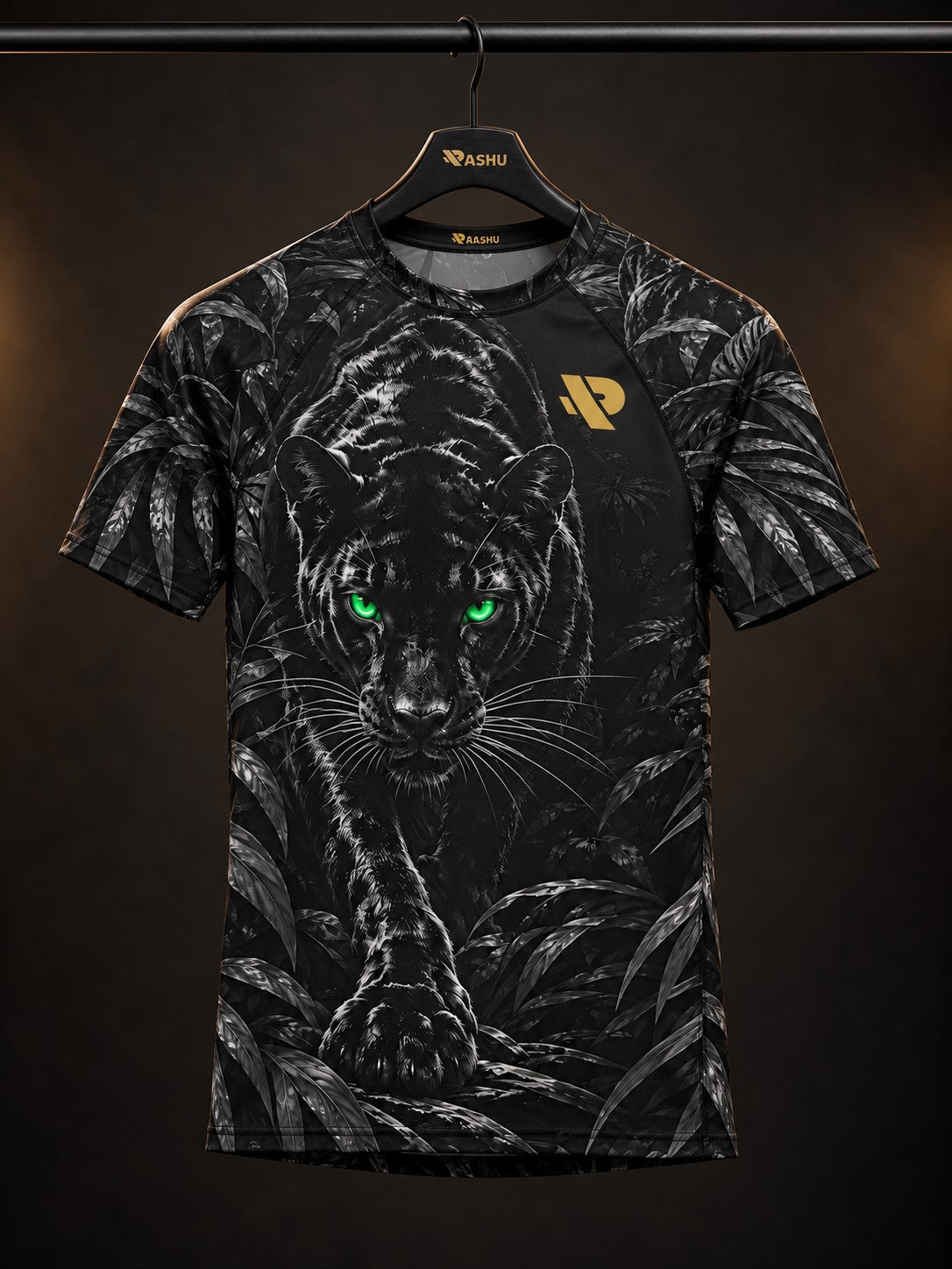 Rash guard Panthère Noire manches courtes homme, panthère noire dans des feuilles sombres, yeux vert émeraude