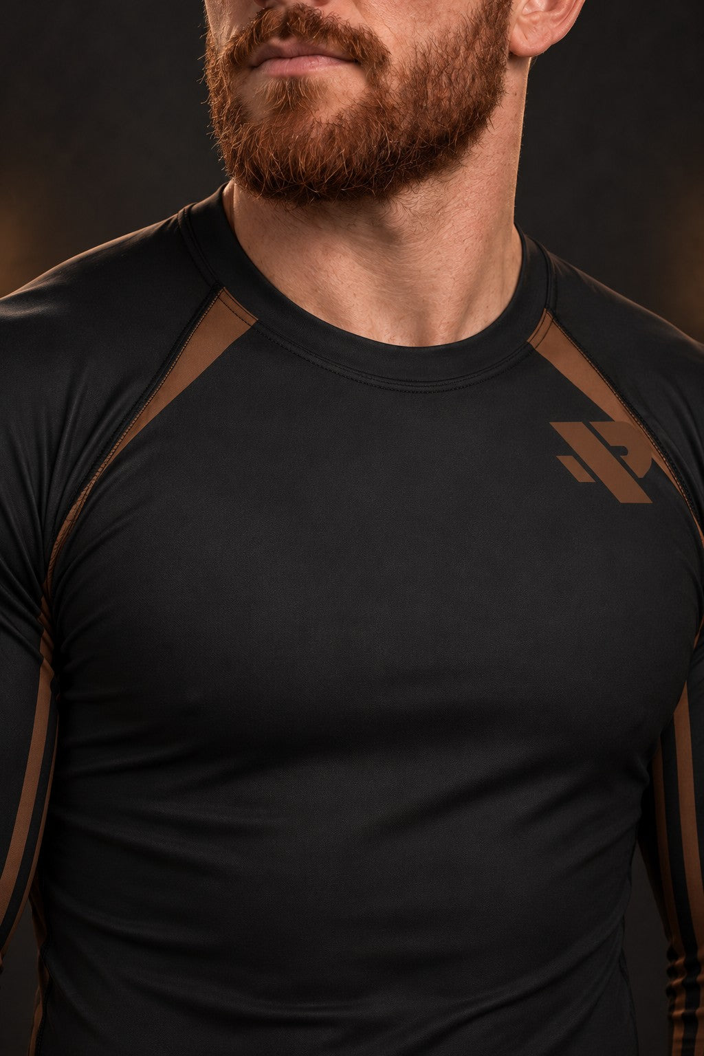 Rash guard Ranked Ceinture Marron manches longues homme, large bande marron chocolat à la taille et manches marron, fond noir