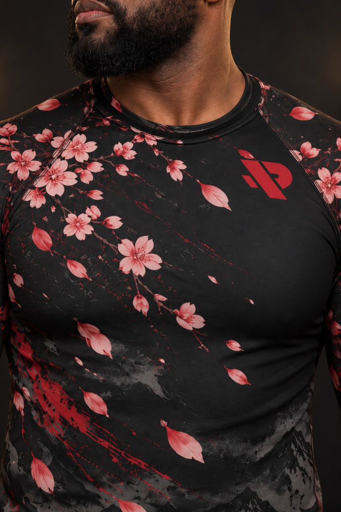 Fleurs de cerisier sur la poitrine du rash guard Samouraï Armure Rouge