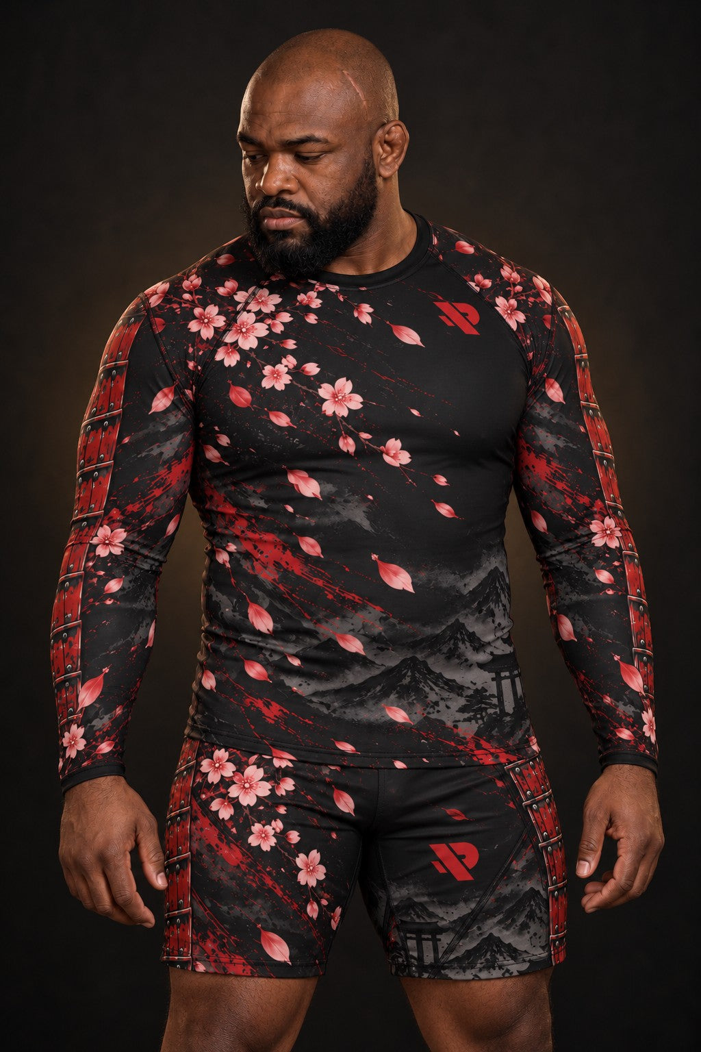 Rash guard Samouraï Armure Rouge manches longues homme, casque et masque de samouraï laqués rouge, pétales de cerisier